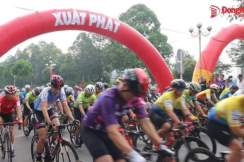 Gần 400 VĐV tham dự giải đua xe đạp Về Đồng Nai