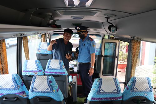 Xử phạt hơn 276 xe đưa rước công nhân, học sinh