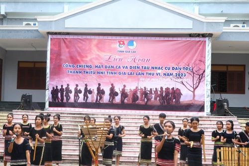 Liên hoan cồng chiêng, hát dân ca và diễn tấu nhạc cụ dân tộc thanh thiếu nhi Gia Lai lần thứ VI