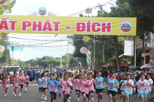 210 chân chạy so tài ở Giải Việt dã tỉnh Gia Lai
