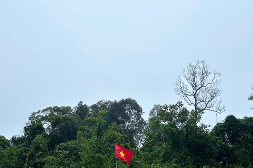 ACB Chi nhánh Gia Lai tặng hơn 100 phần quà cho làng Pờ Yầu