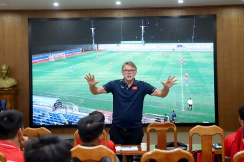 V.League và làn sóng huấn luyện viên thế hệ mới