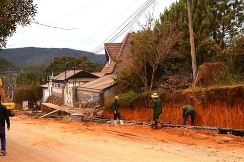 Người dân Đà Lạt đồng hành cùng chính quyền làm đường giao thông