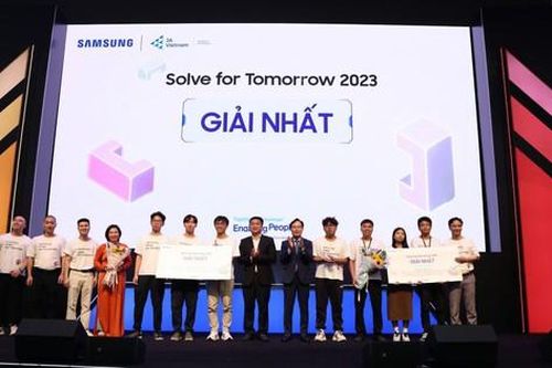 Trao 2 giải nhất cuộc thi tìm kiếm nhân tài công nghệ Solve for Tomorrow 2023