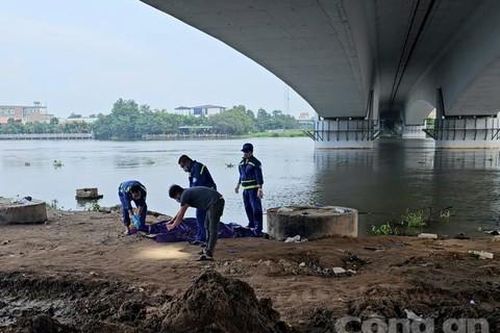 Phát hiện thi thể người phụ nữ dưới sông Sài Gòn