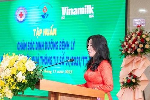 Tập huấn chăm sóc dinh dưỡng cho người bệnh