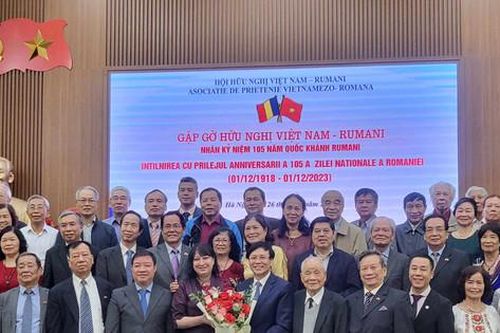 Gặp gỡ hữu nghị kỷ niệm 105 năm Quốc khánh Rumani
