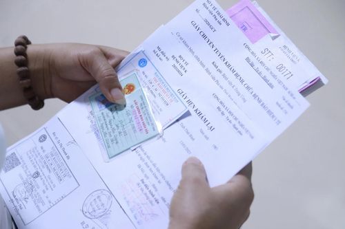 Tại sao Việt Nam chưa thể bỏ giấy chuyển tuyến khám chữa bệnh?