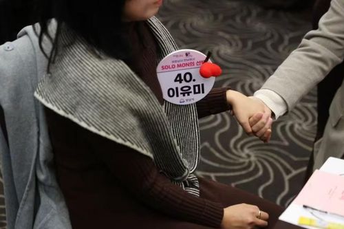 Một chính quyền thành phố ra tay giúp người dân 'thoát ế'