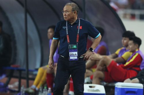 CLB TP.HCM cần HLV Park Hang Seo làm gì?