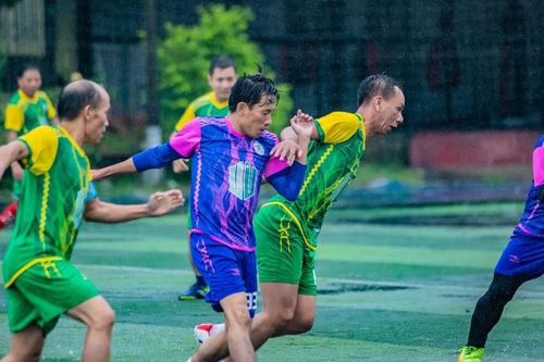 Nghĩa tình giải bóng đá từ thiện U2U và những người bạn