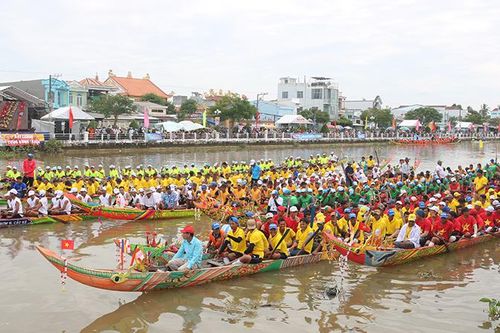 Đặc sắc đêm hội Oóc Om Bóc đồng bào Khmer tỉnh Trà Vinh