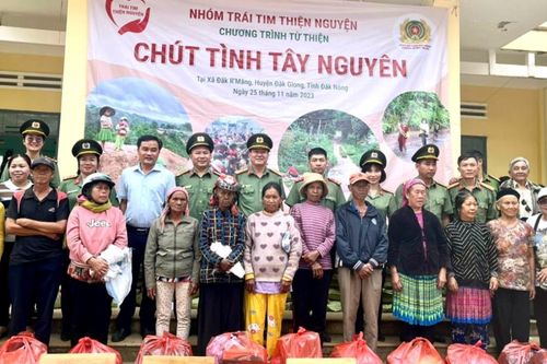 Phòng Kỹ thuật nghiệp vụ và Ngoại tuyến Công an tỉnh Đắk Nông phối hợp tổ chức Chương trình 'Chút tình Tây Nguyên'