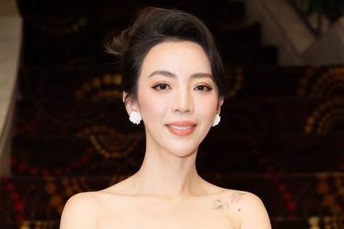 Lần đầu tiên kết hợp với 'ông hoàng phòng vé' Thái Hòa, Thu Trang bội thu giải thưởng điện ảnh