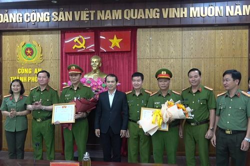 Trao thưởng các lực lượng bắt giữ 2.300 viên ma túy tại Huế