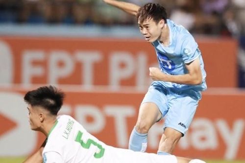 Văn Toàn hồ hởi nói về bàn thắng đầu tiên trong màu áo Nam Định