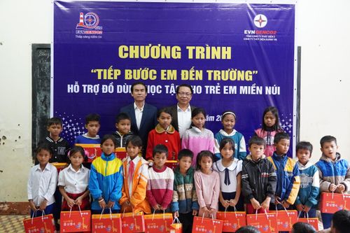 Tiếp bước đến trường cho học sinh vùng biên Quảng Trị