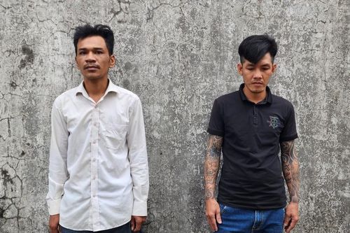 Hai đối tượng vừa ra tù đi cướp giật dây chuyền của cụ già 71 tuổi