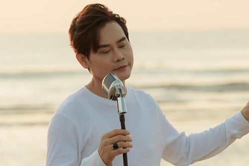 MC VTV Hồng Phúc áp lực khi làm ca sĩ ở tuổi 43
