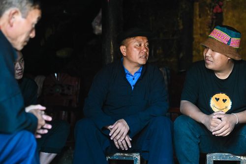Trưởng thôn người H'Mong dành 2 năm thuyết phục dân bản làm du lịch