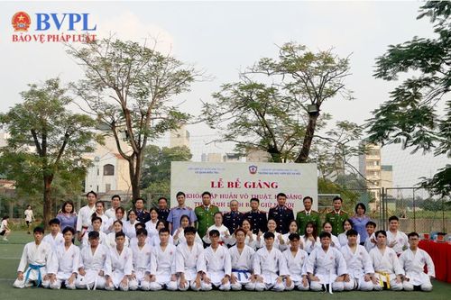 Tổ chức khóa Tập huấn võ thuật, kỹ năng thi hành lệnh bắt, giữ người