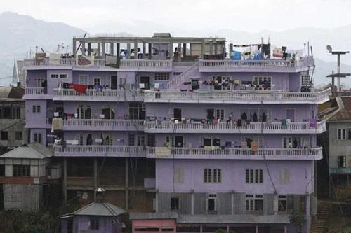 Kinh ngạc gia đình lớn nhất thế giới với 199 người sống dưới một mái nhà