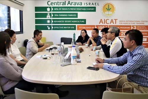 Đại sứ quán Việt Nam tại Israel thăm hỏi sinh viên khu vực miền Nam
