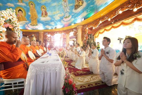 TP Hồ Chí Minh: Trang nghiêm đại lễ dâng y - Kathina