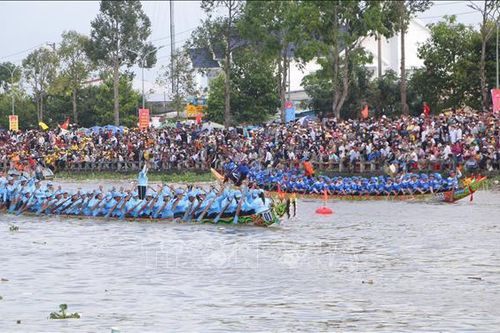 Giải đua ghe Ngo tại Sóc Trăng: Hoạt động đặc sắc nhất của Lễ hội Oóc Om Bóc