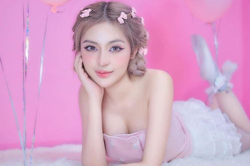 Nhan sắc tựa 'mật ngọt' của 'hot girl trứng rán'