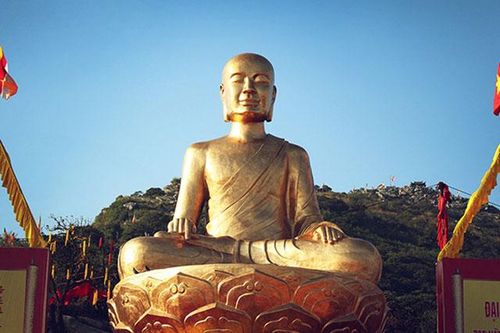 Vị vua duy nhất của Việt Nam quy y cửa Phật: 2 lần từ chối trở lại ngai vàng, xuất gia ở tuổi 41