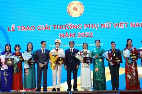 Danh sách 3 tập thể, 10 cá nhân nhận Giải thưởng phụ nữ Việt Nam năm 2022