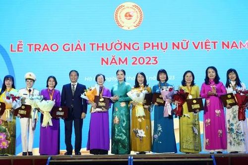 Danh sách 4 tập thể, 9 cá nhân nhận Giải thưởng phụ nữ Việt Nam năm 2023