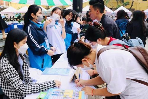 Tạo cơ hội có việc làm cho người lao động và sinh viên Hà Nội dịp trước Tết Nguyên đán 2024