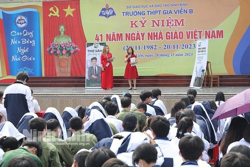 Trao tặng 70 suất học bổng tại sự kiện 'Thợ săn học bổng năm 2023'