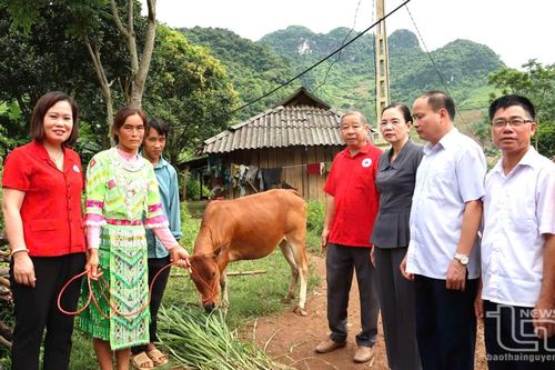 Thêm động lực để người nghèo vươn lên