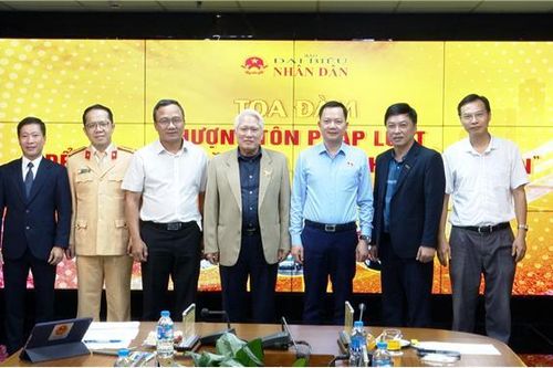 Tọa đàm 'Thượng tôn pháp luật để xây dựng văn hóa giao thông'