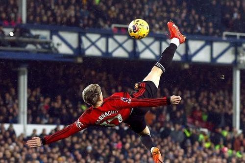 Sao tuổi teen nhận điểm cao nhất trận Everton và Man Utd
