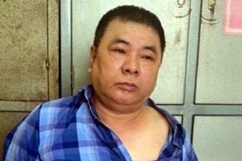 Bắt quả tang người đàn ông chở 5 bánh heroin đi bán