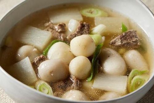 Không hầm với xương, canh khoai sọ nấu theo cách này ngọt ngon đã miệng vô cùng