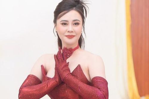 Phan Kim Oanh nói gì trước thềm chuyển giao vương miện Mrs Grand International?