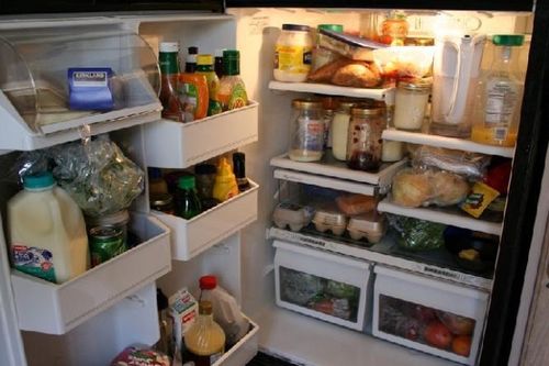 Nguy cơ mất an toàn thực phẩm dịp cuối năm từ thói quen tích trữ Tết sớm