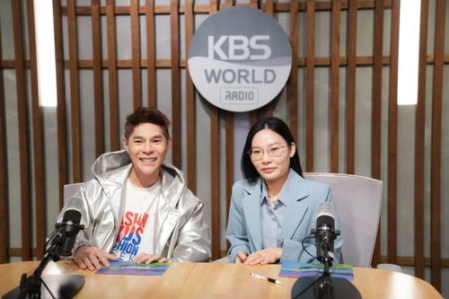 Đạo diễn Hưng Phúc xuất hiện trong chương trình 'Chuyện từ Seoul' của đài KBS Hàn Quốc