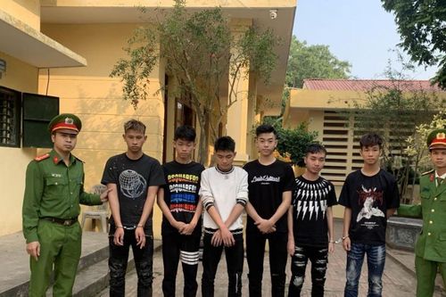 Hưng Yên: Tạm giữ nhóm thanh niên cầm dao phóng lợn chém người đi đường