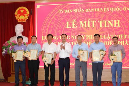 Huyện Quốc Oai khen thưởng 9 tập thể, cá nhân xuất sắc