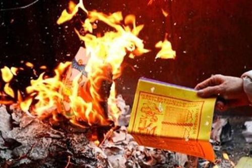 Đốt vàng mã - cốt ở tâm