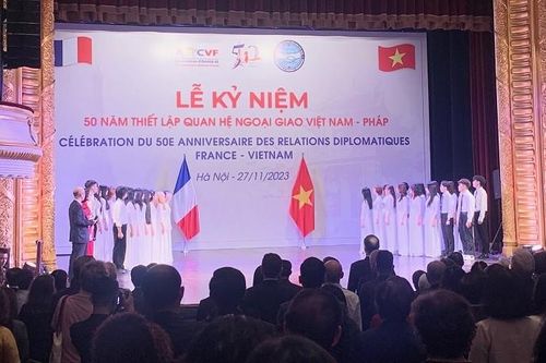 Đêm nghệ thuật kỷ niệm 50 năm thiết lập quan hệ ngoại giao Việt Nam-Pháp