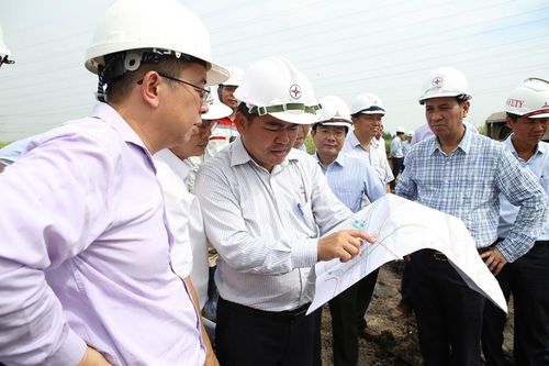 Vướng mắc tại 2 dự án lưới điện truyền tải ở phía Nam