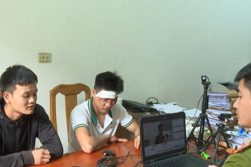Bắt khẩn cấp 2 thanh niên 'thông chốt' khiến một cảnh sát bị thương