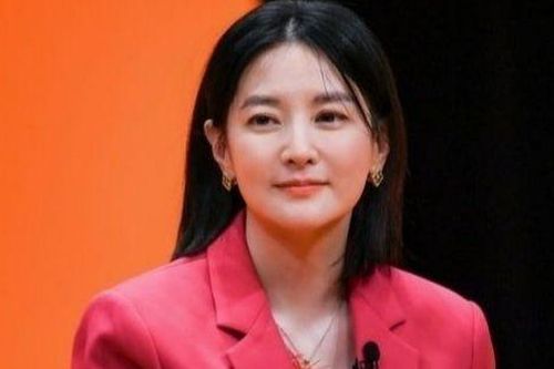 Lee Young Ae tuổi 52